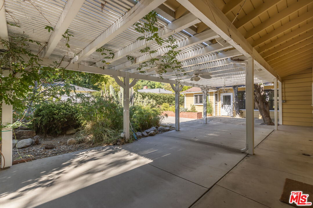 7225 Forbes Avenue Lake Balboa, CA 91406 - Photo 18 of 35