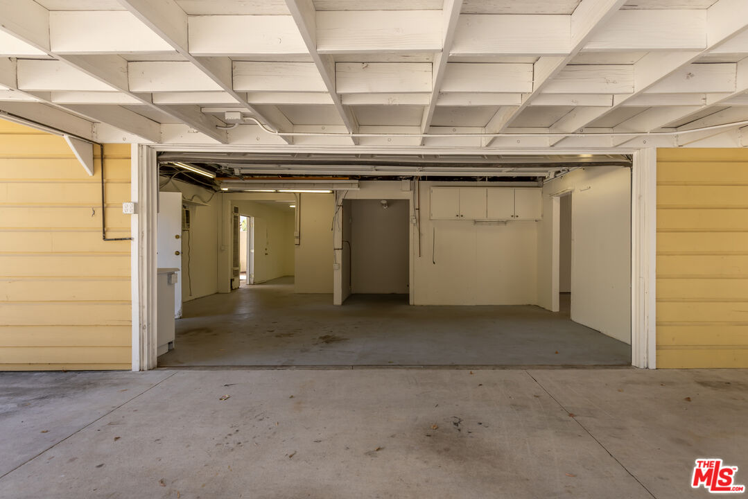 7225 Forbes Avenue Lake Balboa, CA 91406 - Photo 21 of 35