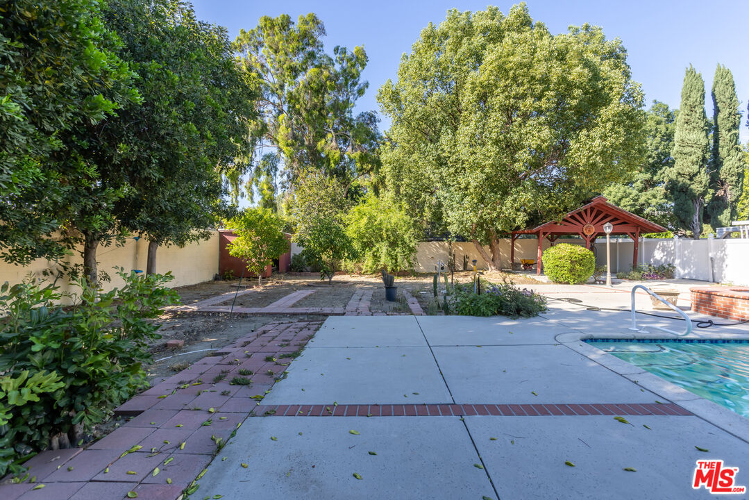 7225 Forbes Avenue Lake Balboa, CA 91406 - Photo 30 of 35