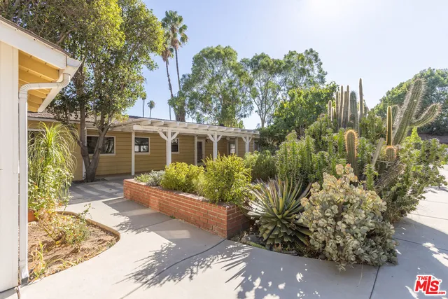 $1,349,000 | 7225 Forbes Avenue, Lake Balboa, CA 91406