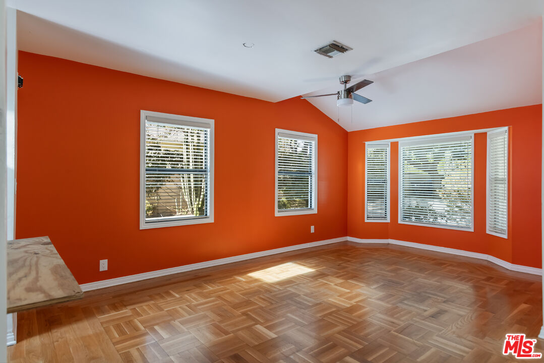 7225 Forbes Avenue Lake Balboa, CA 91406 - Photo 10 of 35