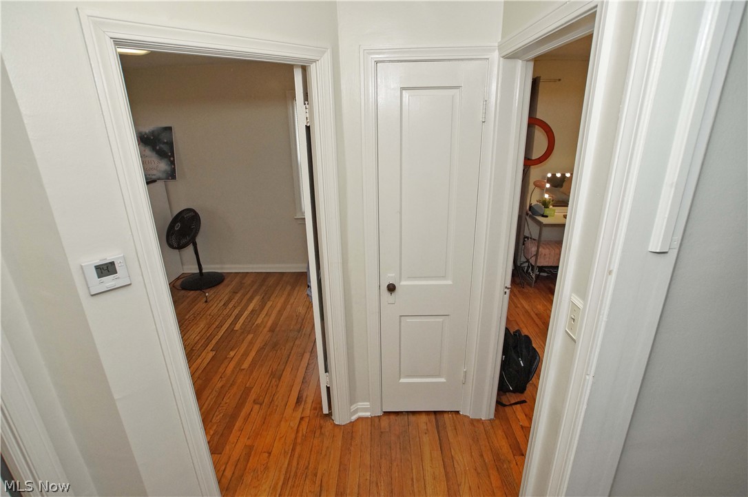 4218 Ellison Road Cleveland, OH 44121 - Photo 12 of 31