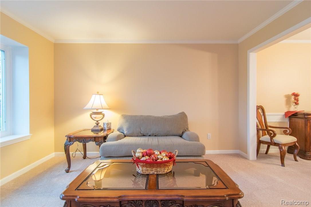 1479 Deerhurst Lane Rochester, MI 48307 - Photo 5 of 39 DSC_0360.jpg