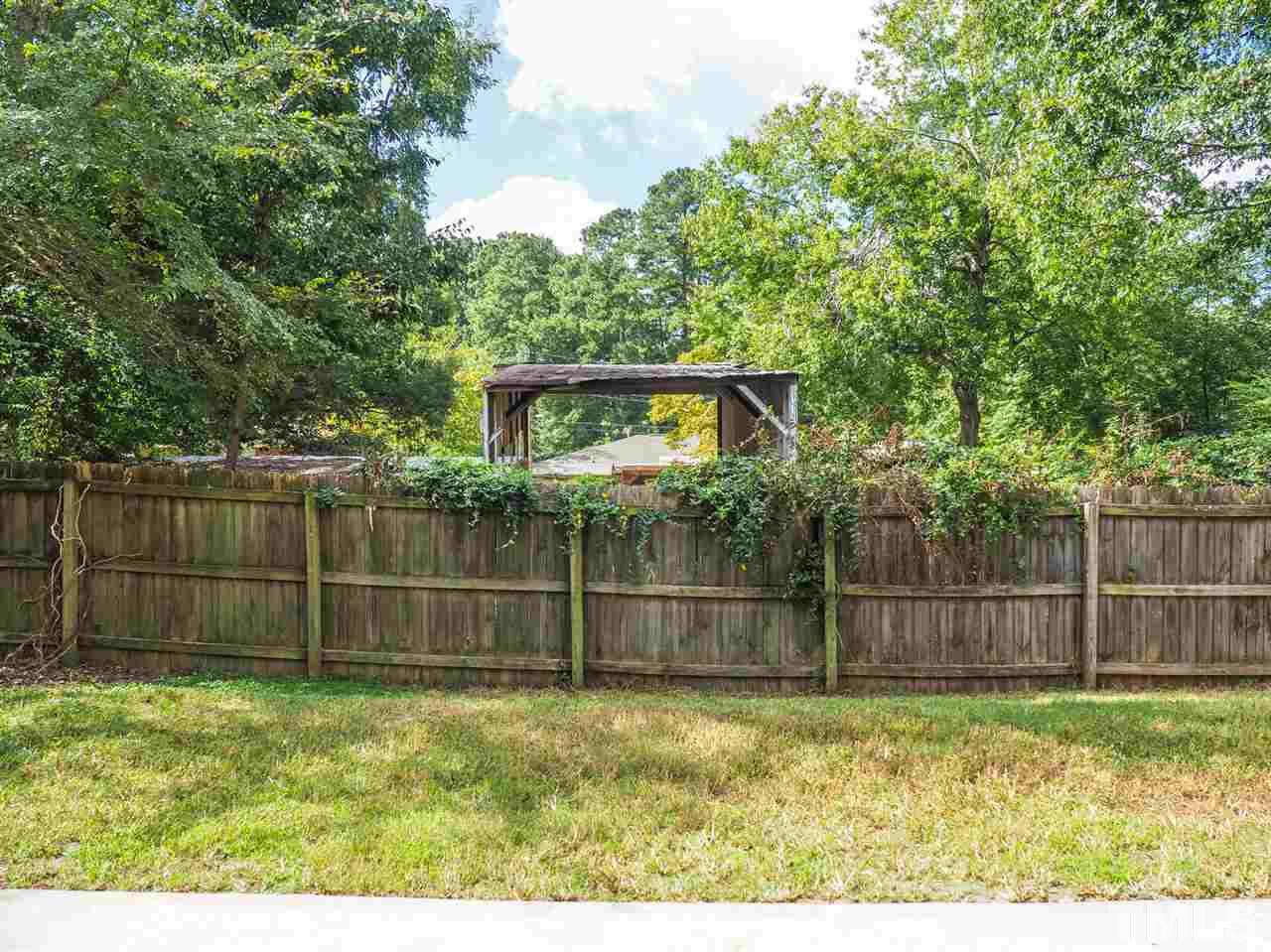 2904 Roundleaf Court Raleigh, NC 27604 - Photo 23 of 25