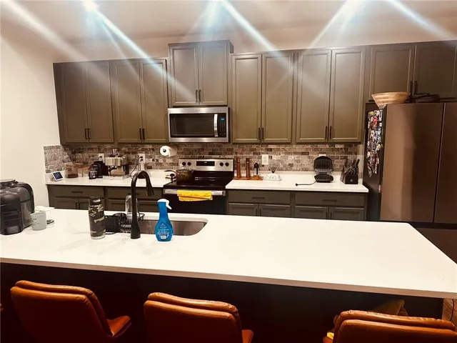 $2,800 | 738 Olivia Street, Pittsburgh, PA 15205