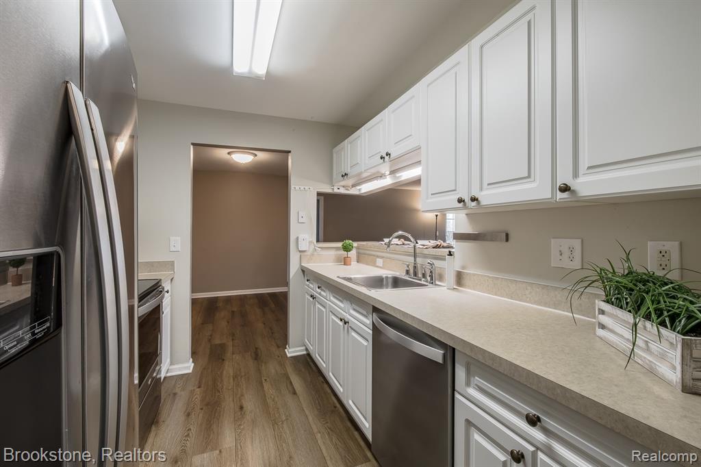 5292 Brookemonte Circle Rochester, MI 48306 - Photo 17 of 55