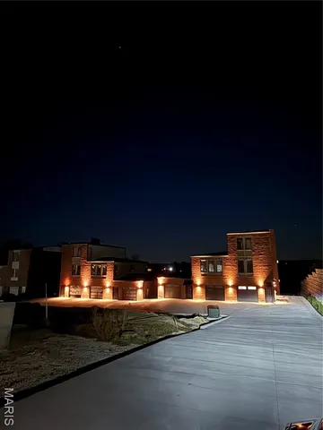 $824,900 | 1019 River Bluff Drive, Washington, MO 63090