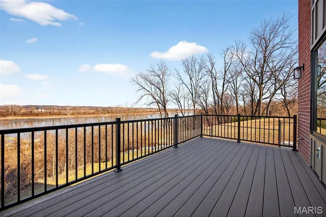 $850,000 | 1019 River Bluff Drive, Washington, MO 63090