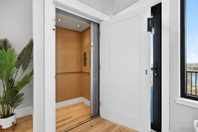 $850,000 | 1019 River Bluff Drive, Washington, MO 63090