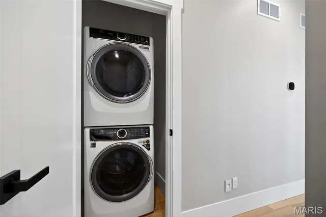 $850,000 | 1019 River Bluff Drive, Washington, MO 63090