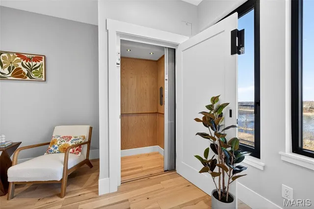 $850,000 | 1019 River Bluff Drive, Washington, MO 63090