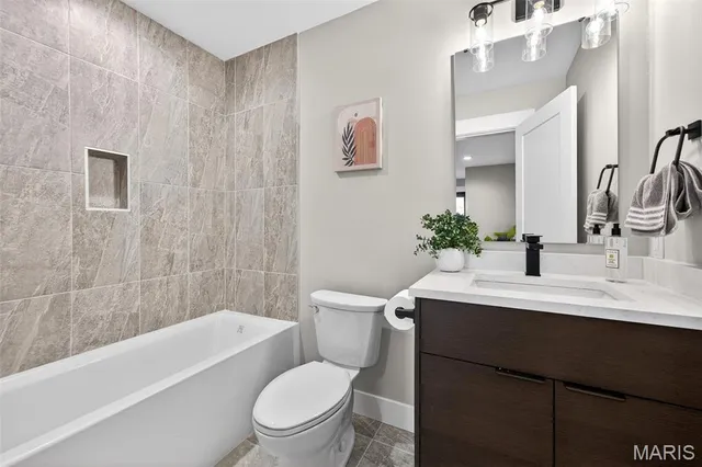 $850,000 | 1019 River Bluff Drive, Washington, MO 63090