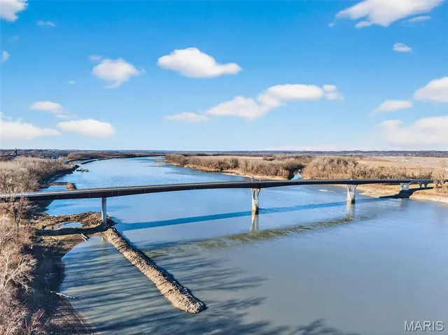 $850,000 | 1019 River Bluff Drive, Washington, MO 63090