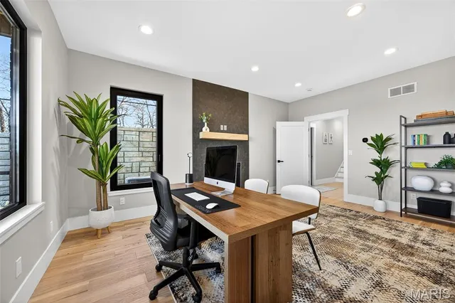 $850,000 | 1019 River Bluff Drive, Washington, MO 63090