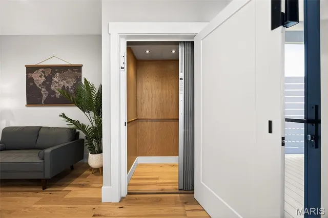 $850,000 | 1019 River Bluff Drive, Washington, MO 63090