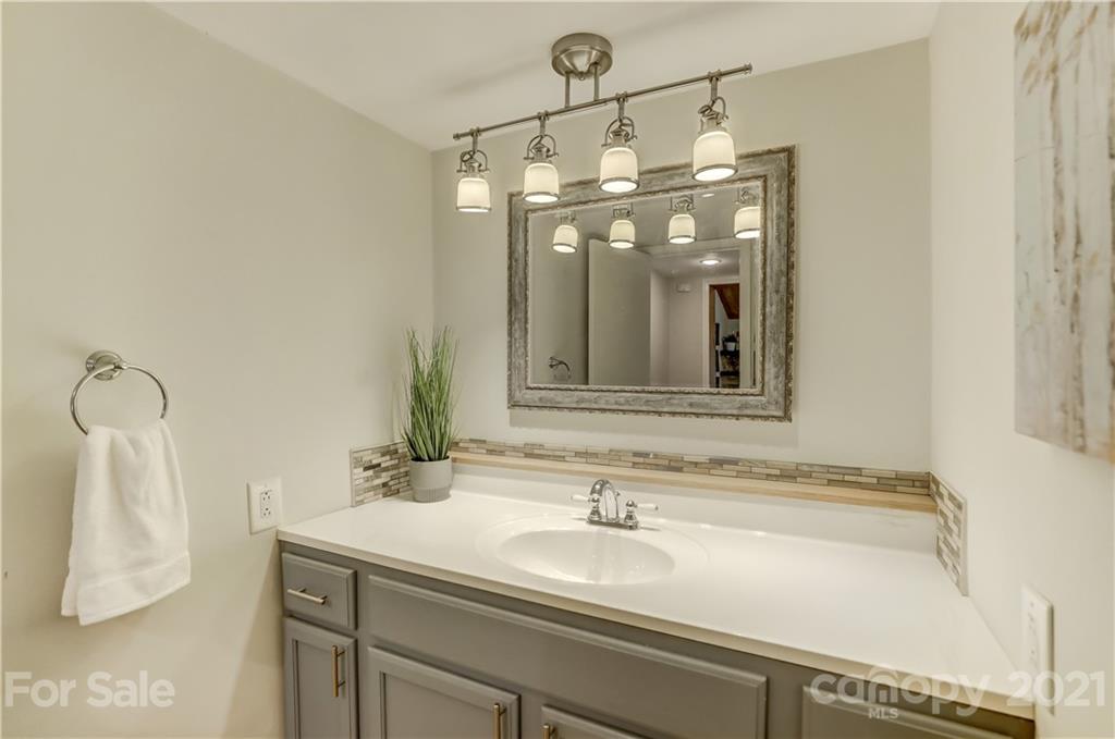 4405 Garris Road Charlotte, NC 28209 - Photo 15 of 34 Gallery Image 15