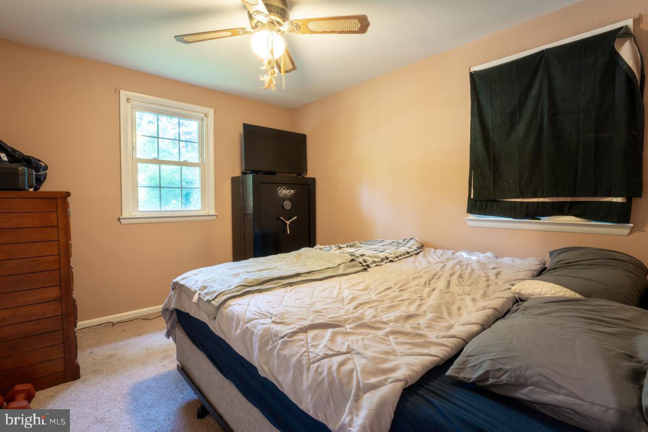 2125 Oak Road Port Republic, MD 20676 - Photo 22 of 39 Third Bedroom
