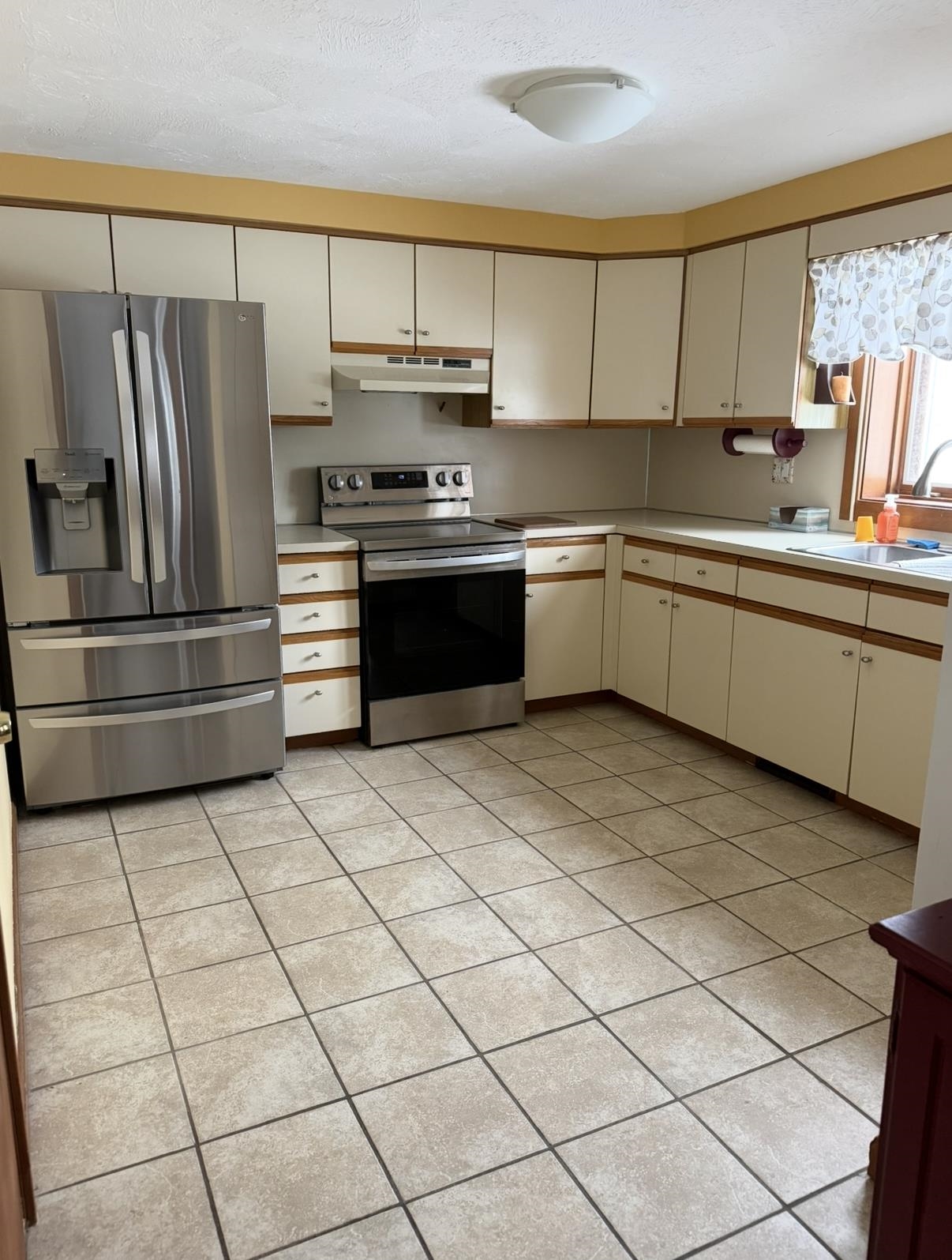 5 Tsienneto Road, Unit 136 Derry, NH 03038 - Photo 5 of 17