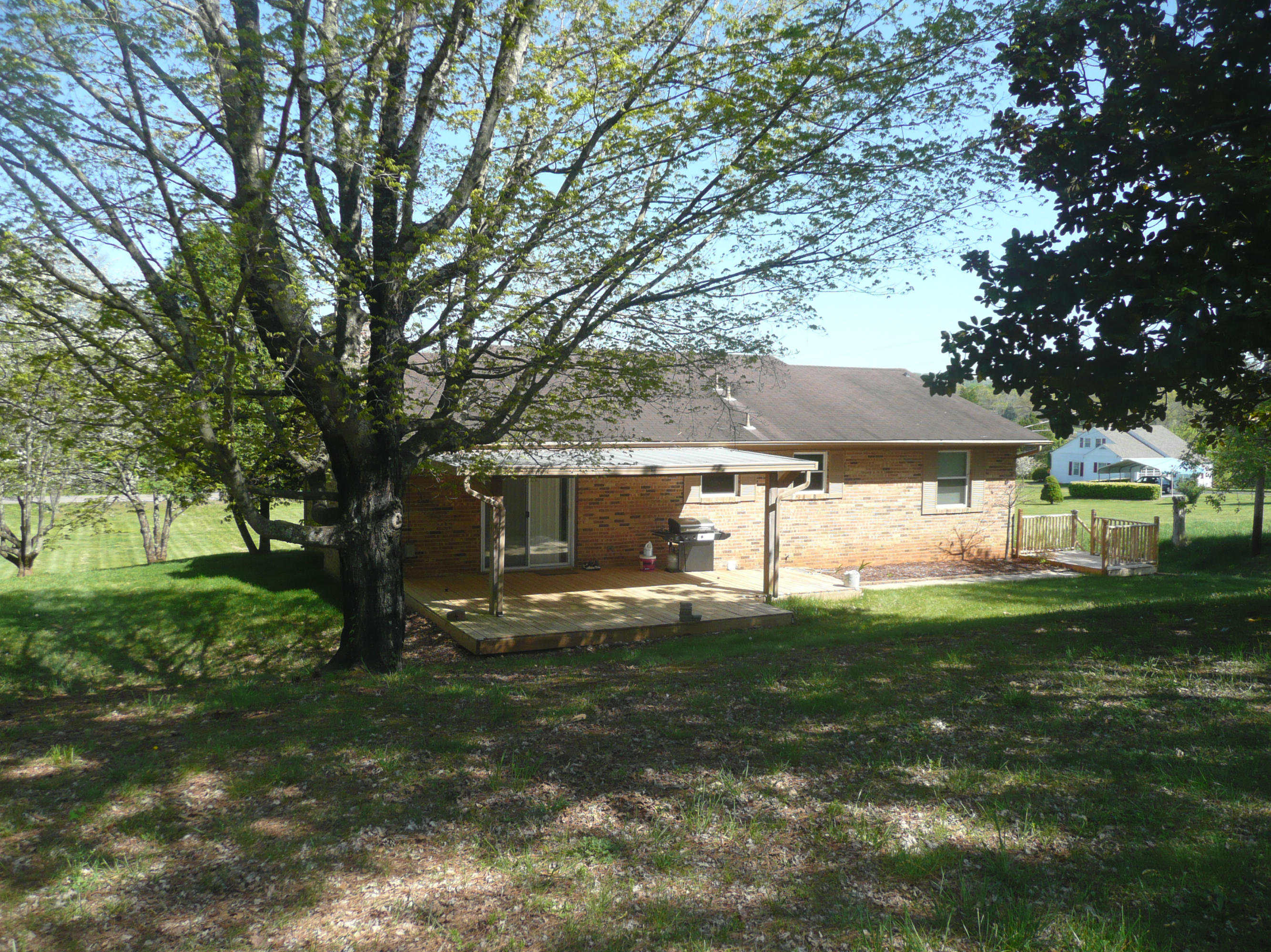 5601 Maloneyville Road Corryton, TN 37721 - Photo 26 of 31 Patio yard