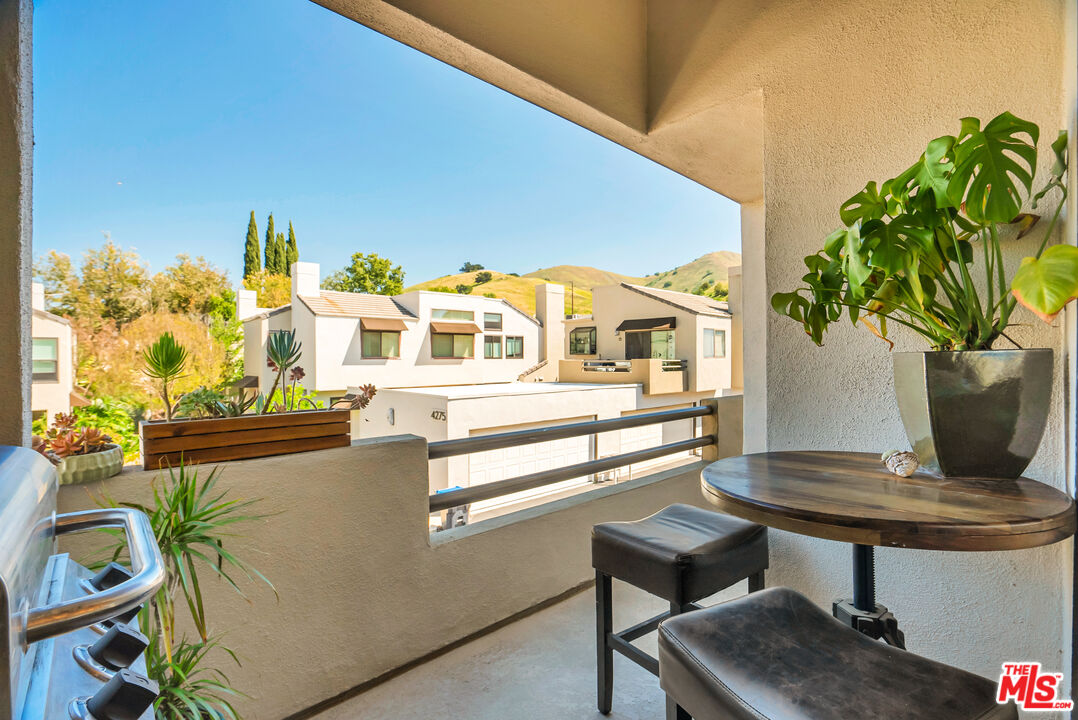 4267 Las Virgenes Road, Unit 1 Calabasas, CA 91302 - Photo 22 of 36