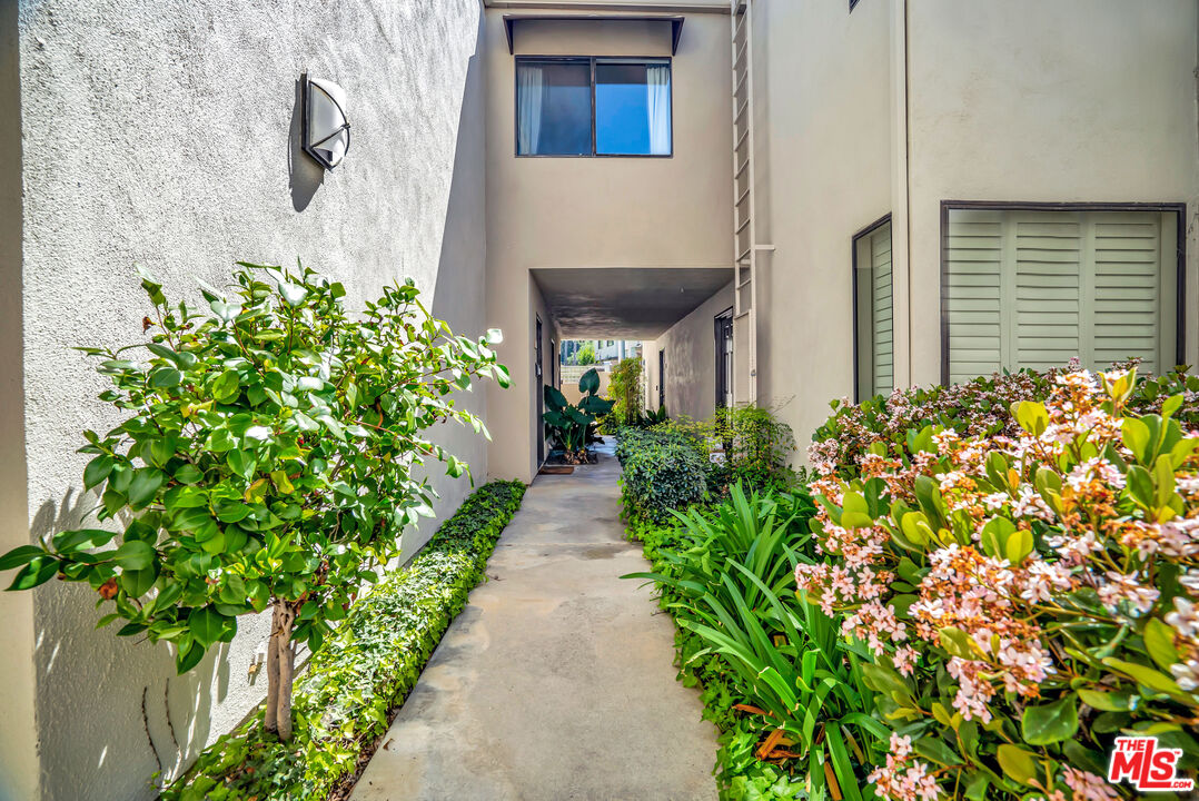 4267 Las Virgenes Road, Unit 1 Calabasas, CA 91302 - Photo 26 of 36