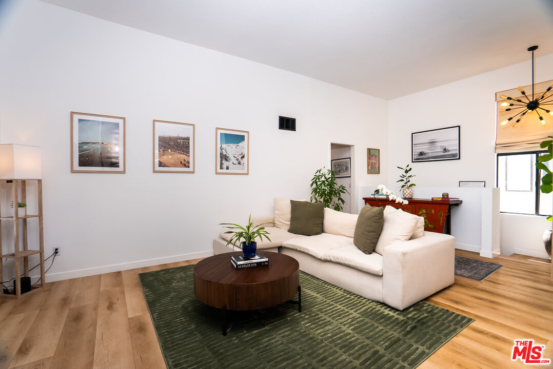 4267 Las Virgenes Road, Unit 1 Calabasas, CA 91302 - Photo 4 of 36