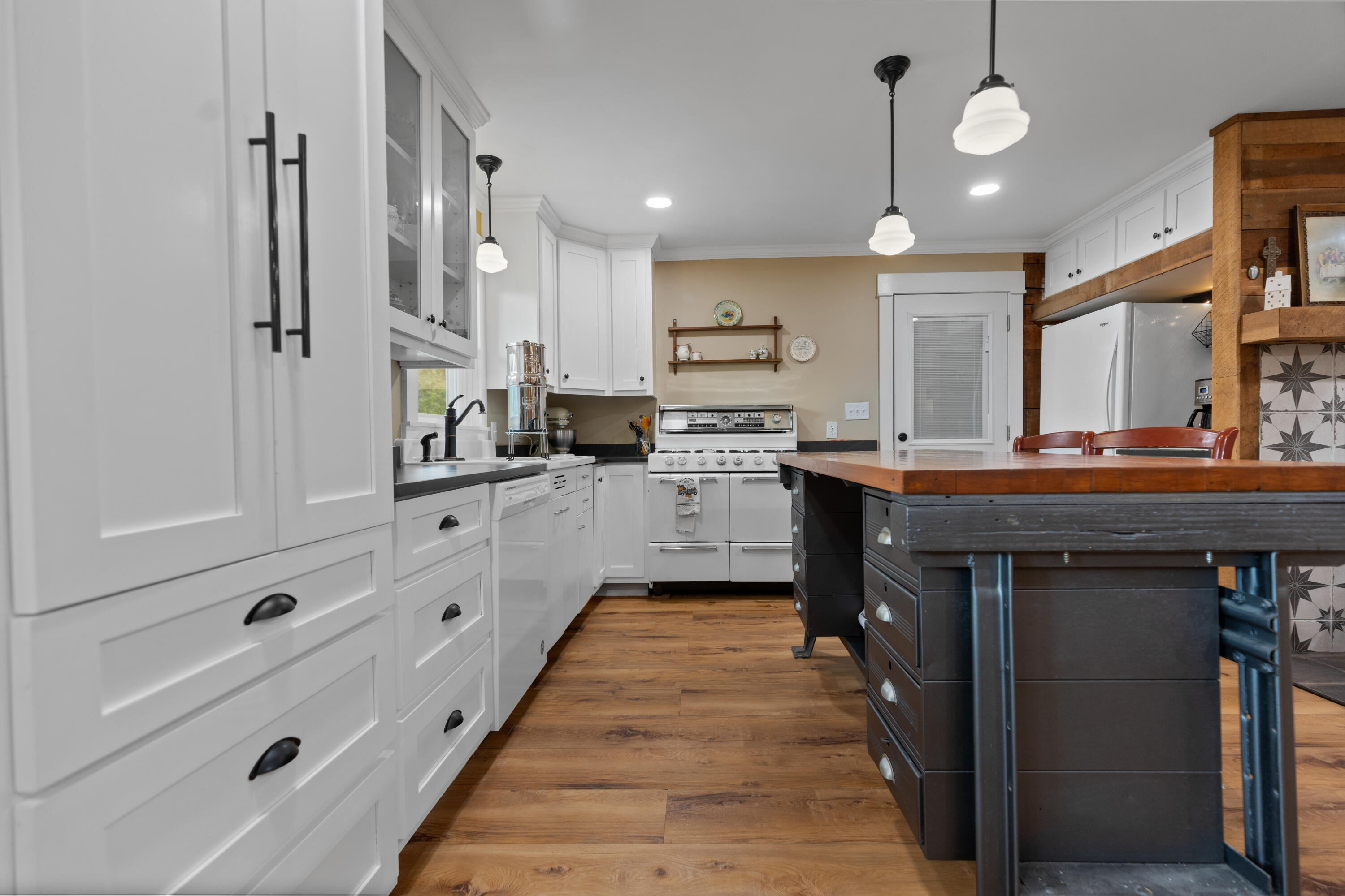 49 Hart Of Pine Road Dunlap, TN 37327 - Photo 33 of 126 WELL DESIGNED KITCHEN