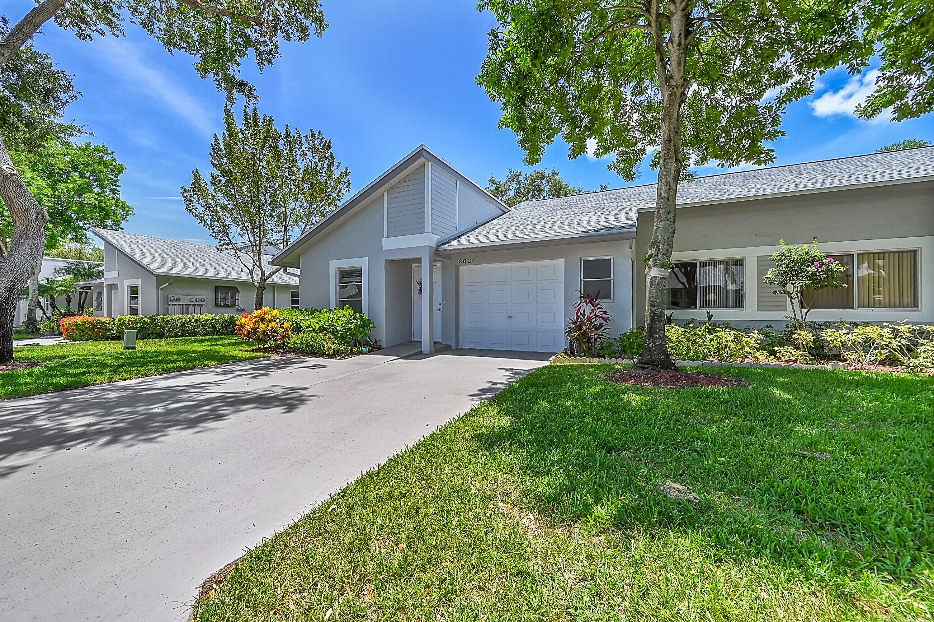 8624 Jasmine Way Boca Raton, FL 33496 - Photo 2 of 34 03_52477- (3)