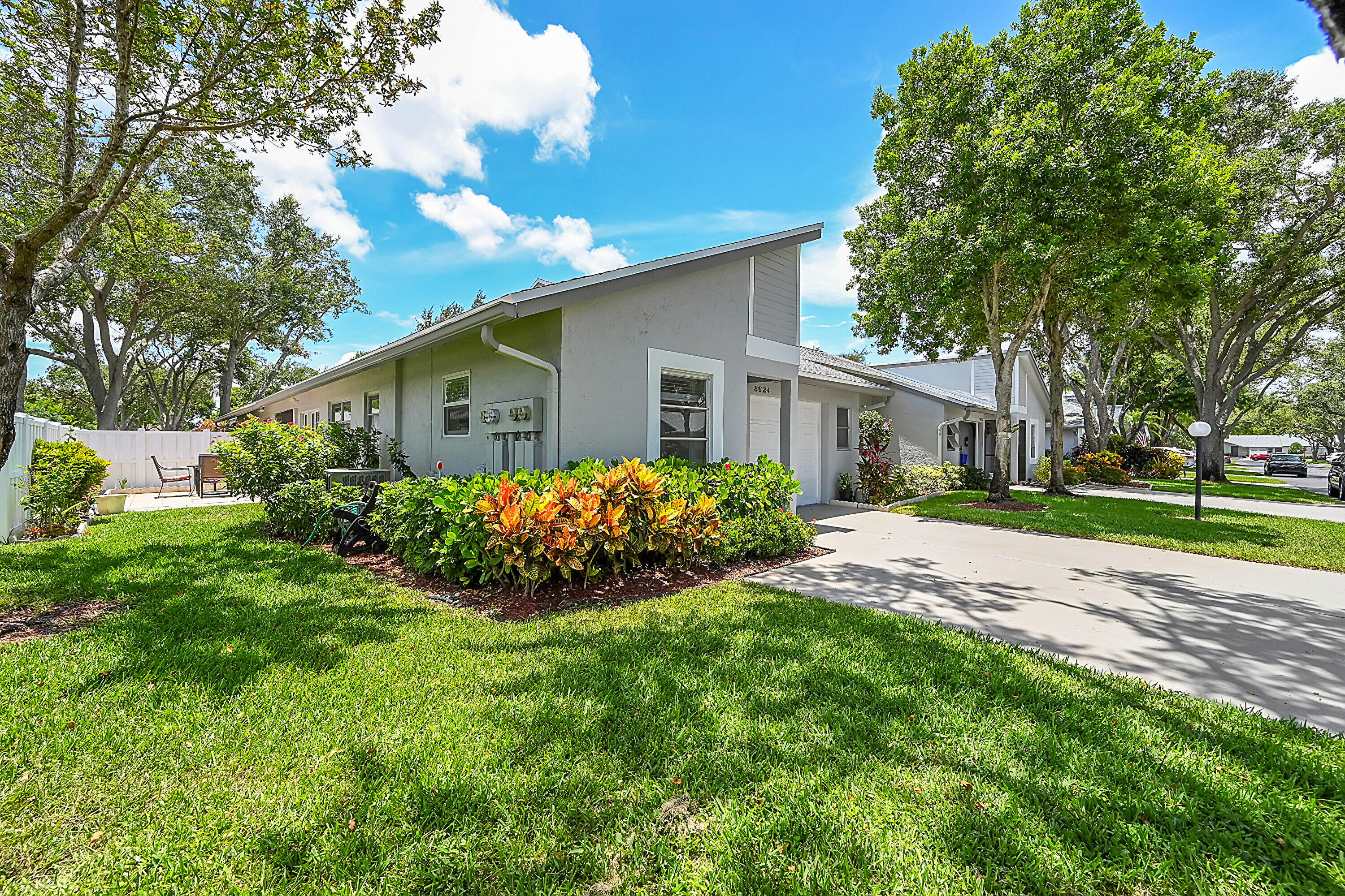 8624 Jasmine Way Boca Raton, FL 33496 - Photo 3 of 34 04_front