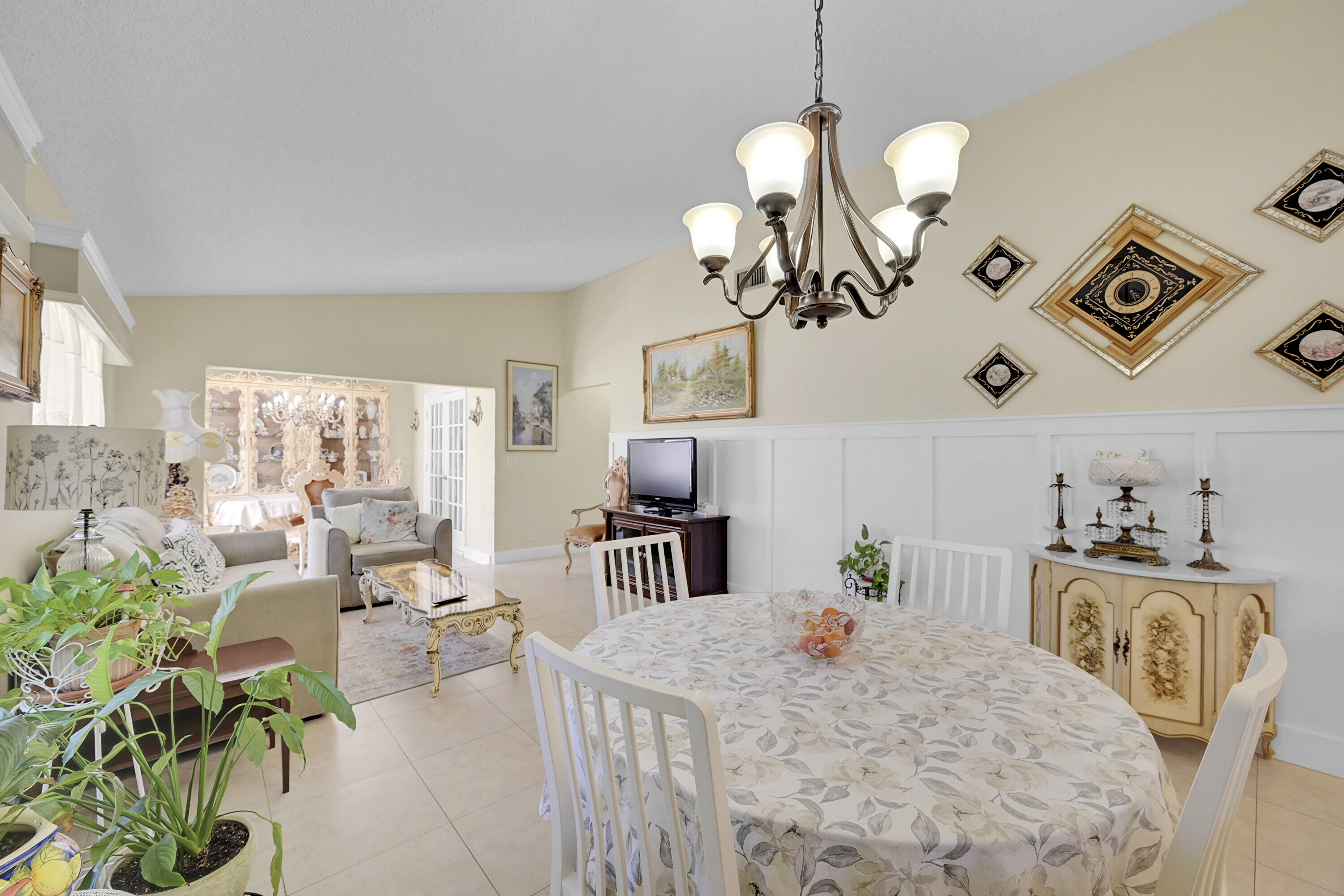 8624 Jasmine Way Boca Raton, FL 33496 - Photo 9 of 34 11_52477- (11)