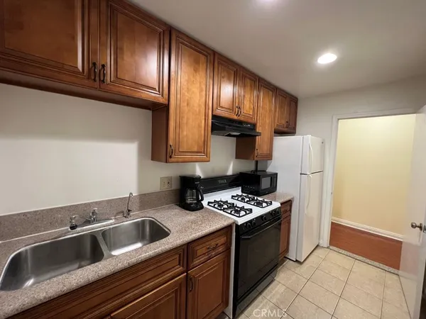 $1,900 | 4963 Sereno Drive, Unit B, Temple City, CA 91780