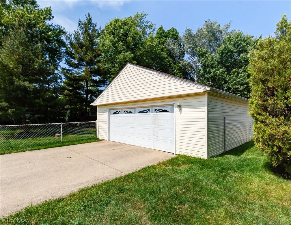 31001 Wellner Road Willowick, OH 44095 - Photo 3 of 29