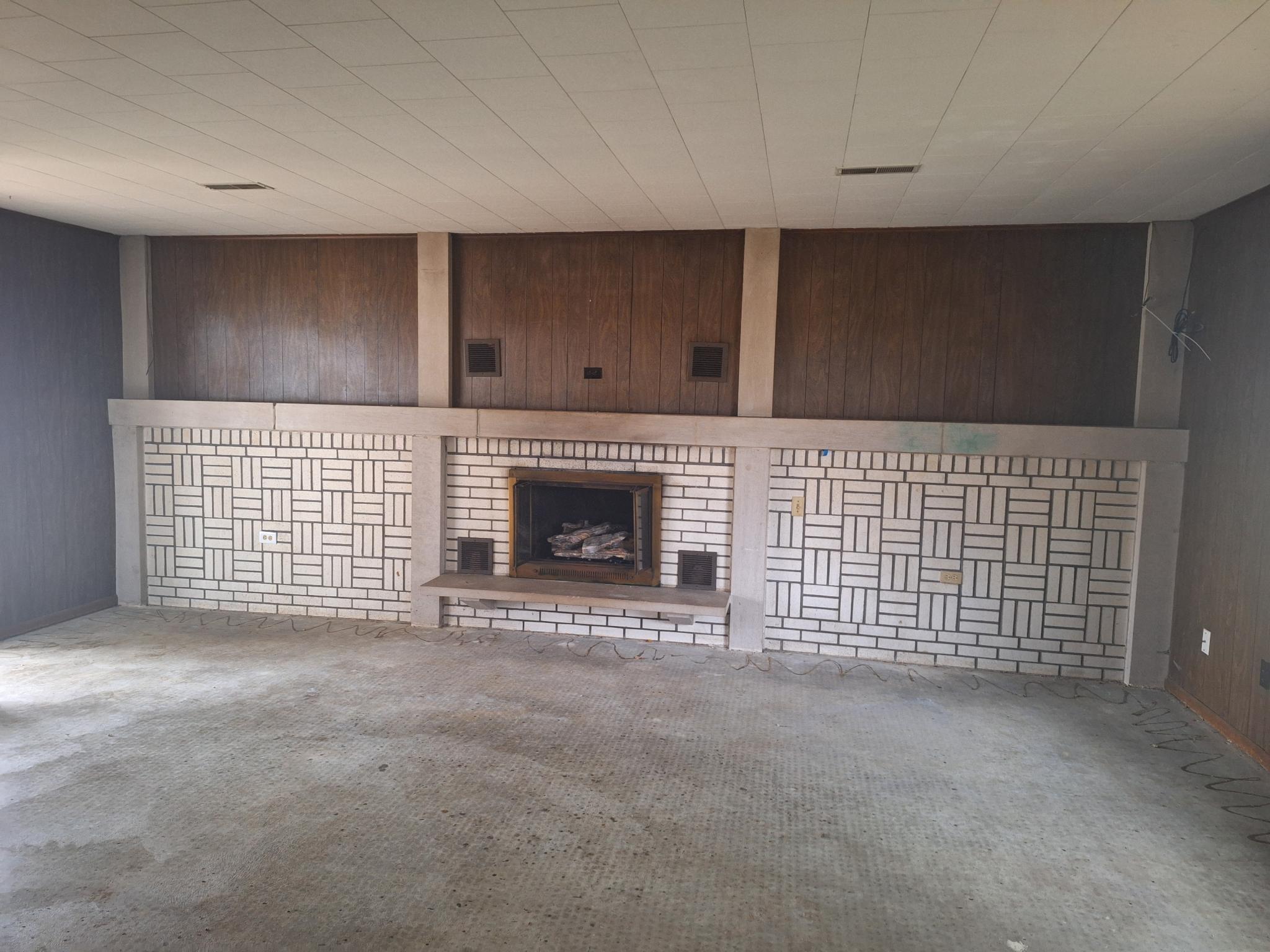1104 East Royerton Road Muncie, IN 47303 - Photo 4 of 12 Gallery Image 4