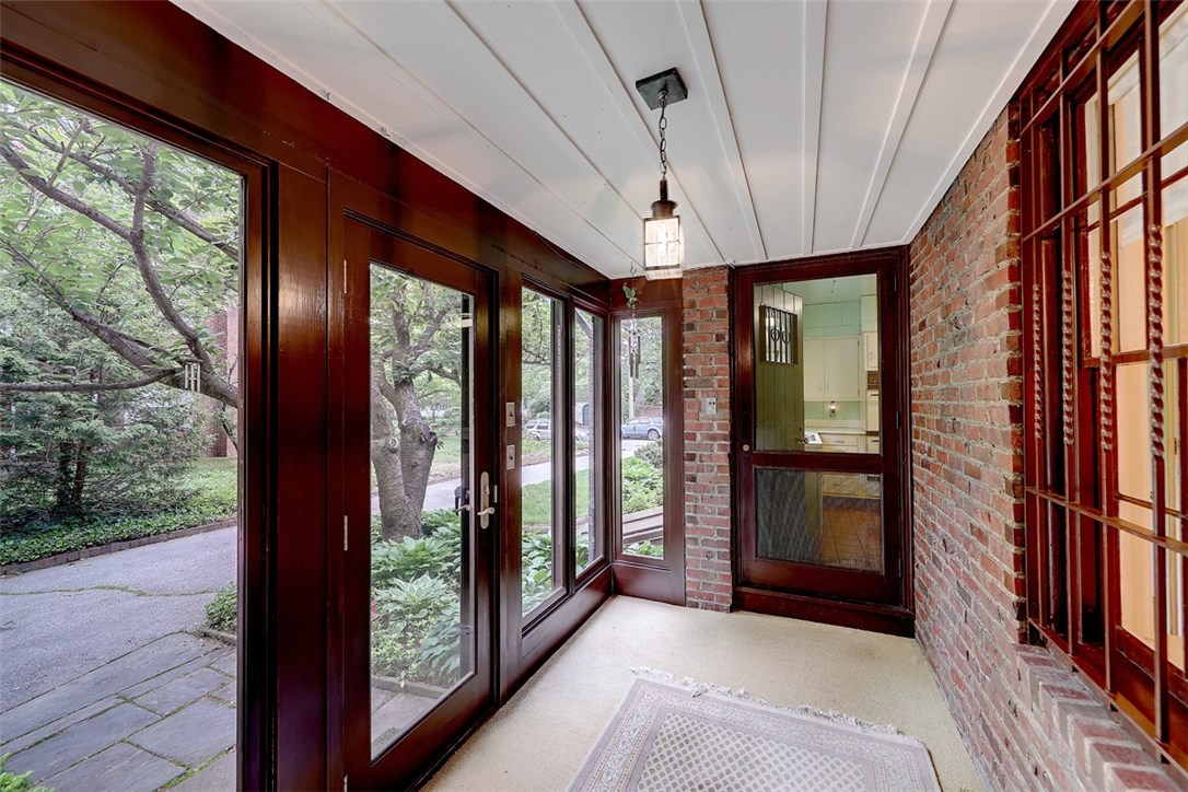 22 Balton Road Providence, RI 02906 - Photo 2 of 40 Gallery Image 2