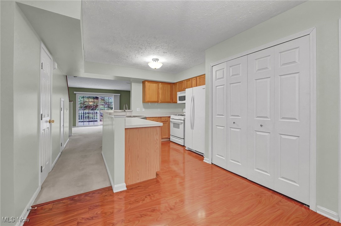 6745 Rock Ridge Court Cleveland, OH 44130 - Photo 5 of 33