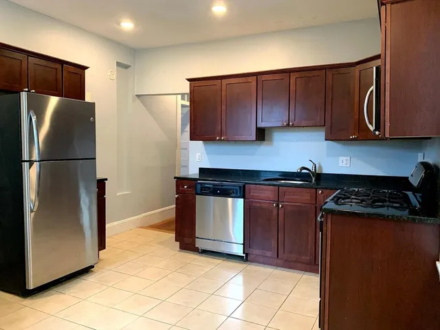 $4,000 | 5 Iroquois Street, Unit 2, Boston, MA 02120