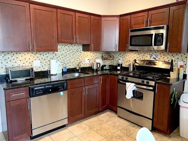 $4,000 | 5 Iroquois Street, Unit 2, Boston, MA 02120