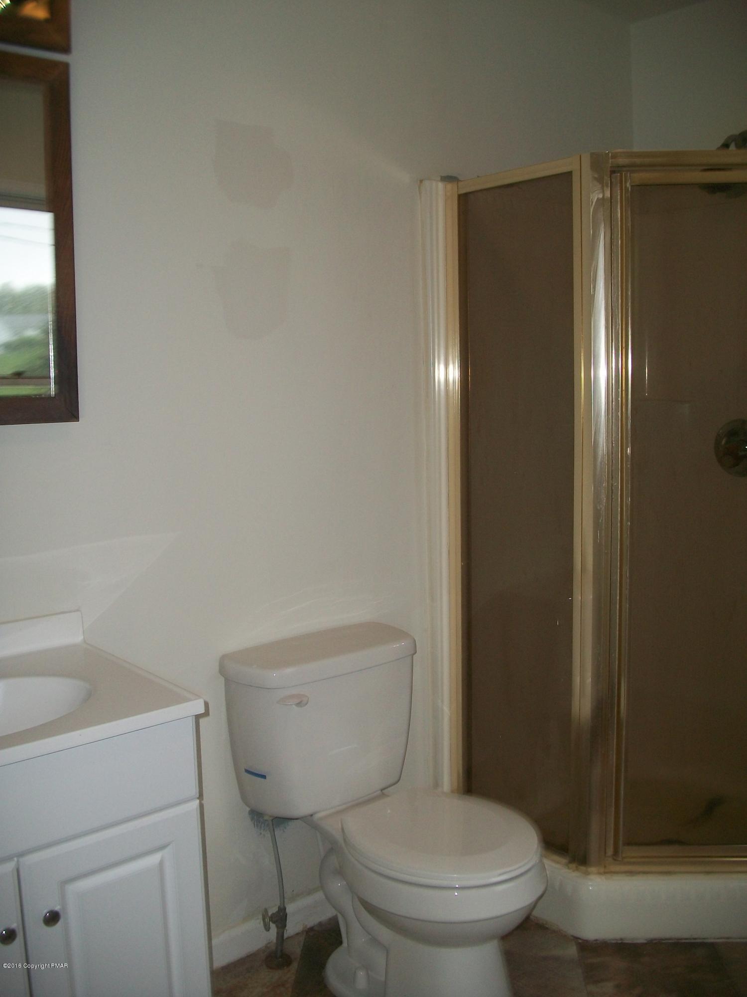 621 Smith Hill Road Stroudsburg, PA 18360 - Photo 13 of 13 master bathroom