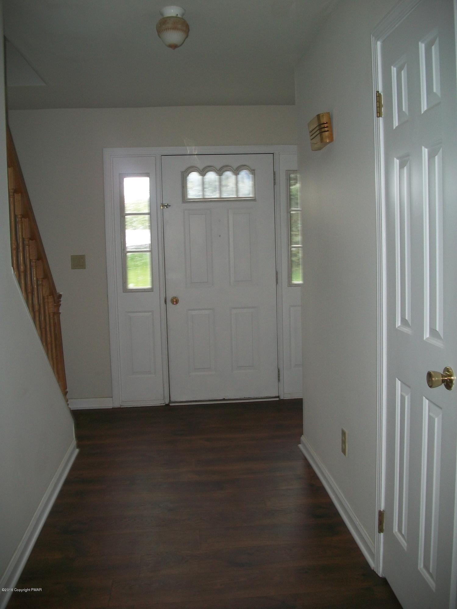 621 Smith Hill Road Stroudsburg, PA 18360 - Photo 2 of 13 Entryway