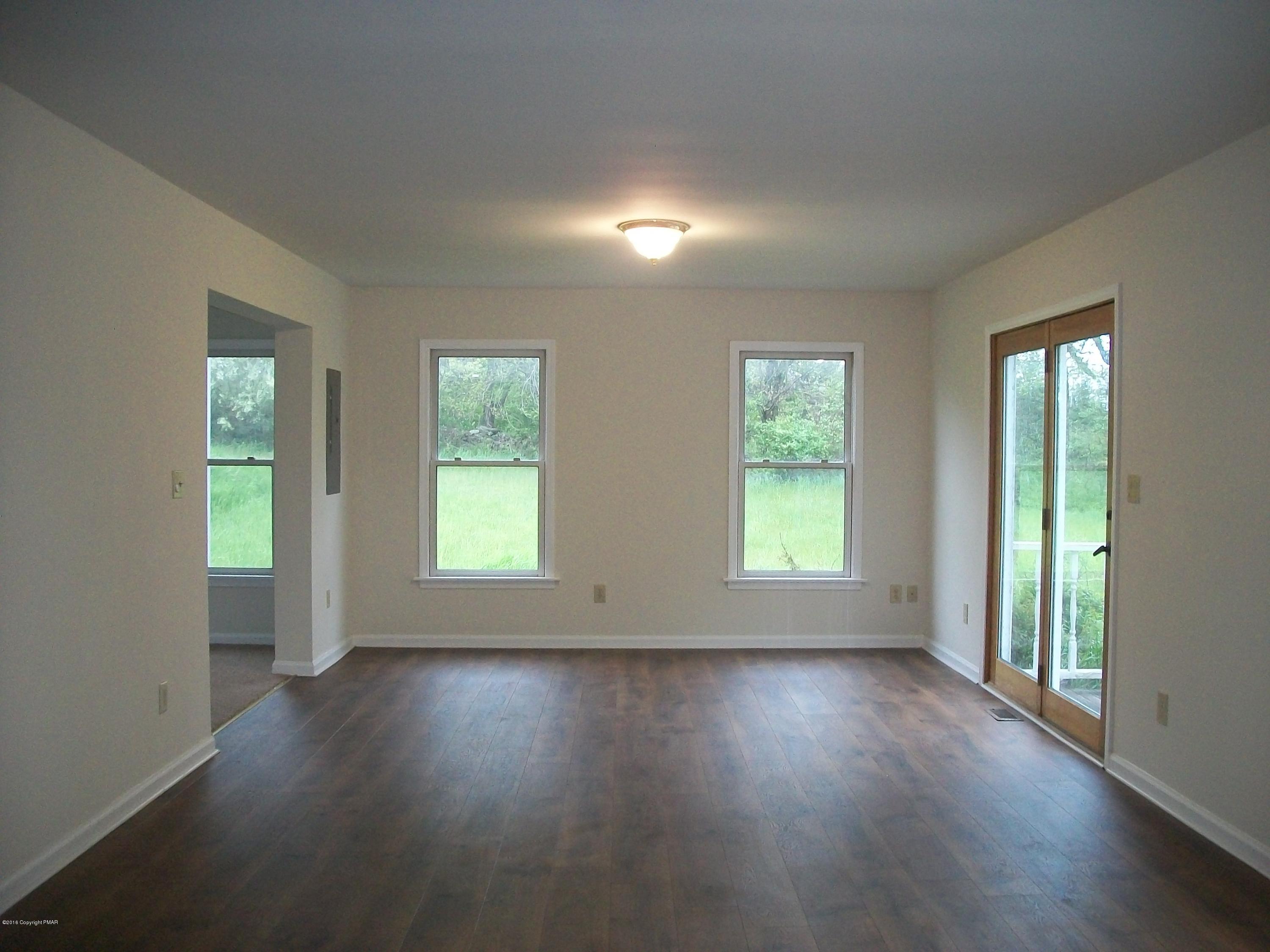 621 Smith Hill Road Stroudsburg, PA 18360 - Photo 3 of 13 Kitchen