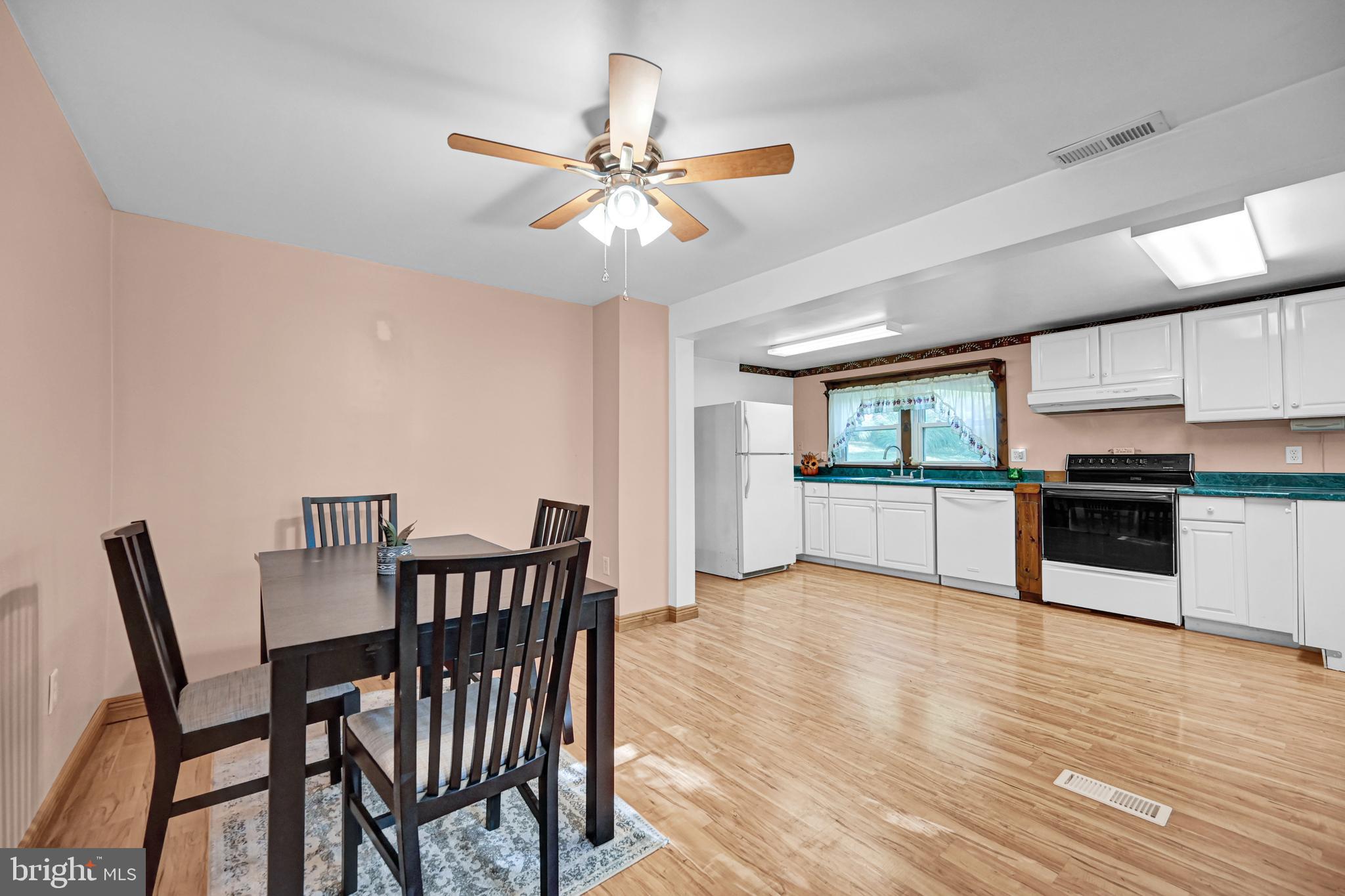 386 Neill Run Road Delta, PA 17314 - Photo 2 of 42 Gallery Image 2