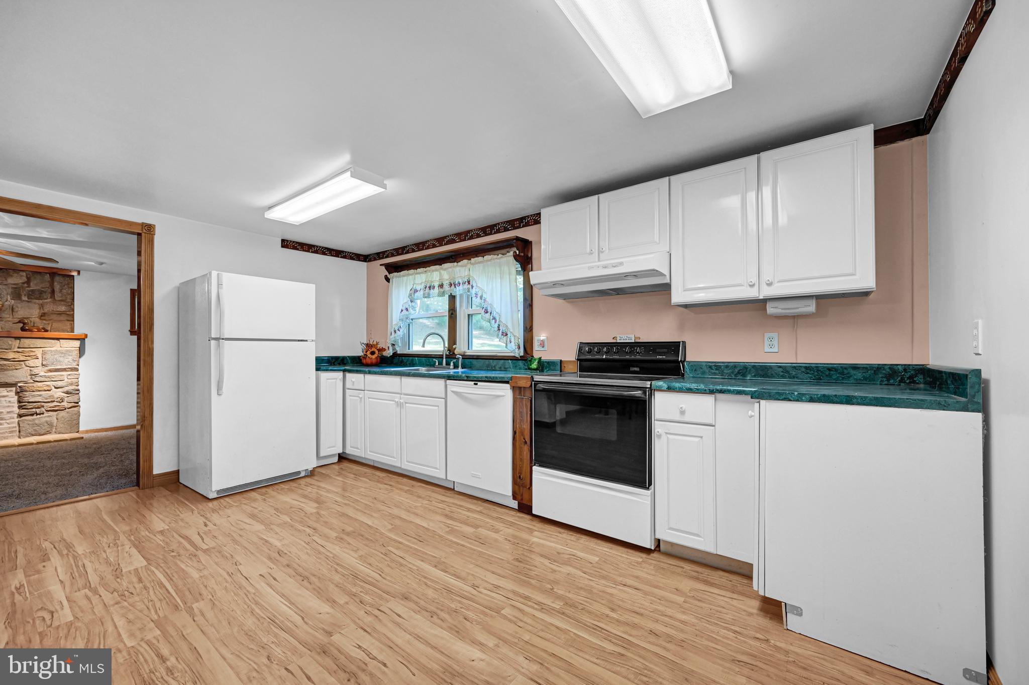 386 Neill Run Road Delta, PA 17314 - Photo 5 of 42 Gallery Image 5