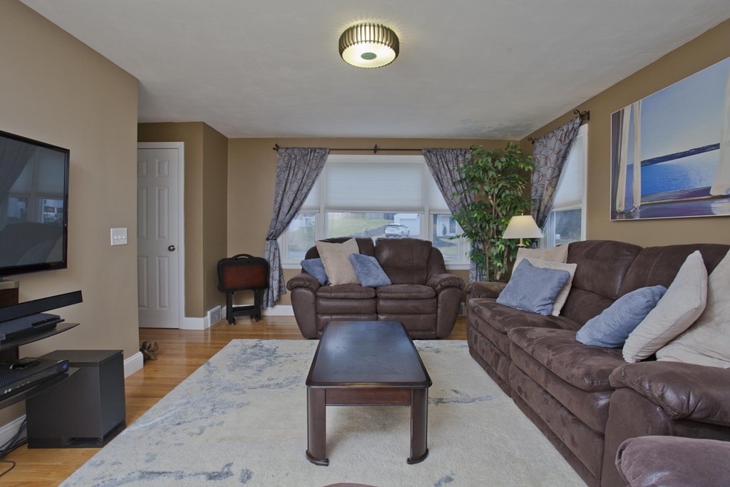 5 Hazel Street West Springfield, MA 01089 - Photo 13 of 24 Gallery Image 13