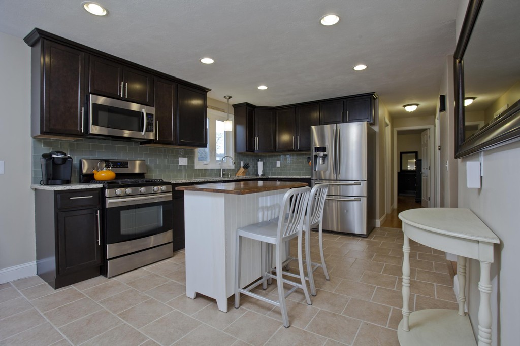 5 Hazel Street West Springfield, MA 01089 - Photo 5 of 24 Gallery Image 5