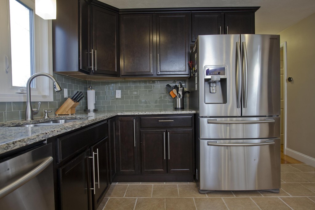 5 Hazel Street West Springfield, MA 01089 - Photo 6 of 24 Gallery Image 6