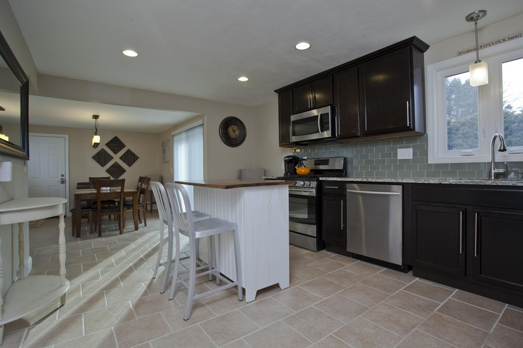 5 Hazel Street West Springfield, MA 01089 - Photo 10 of 24 Gallery Image 10