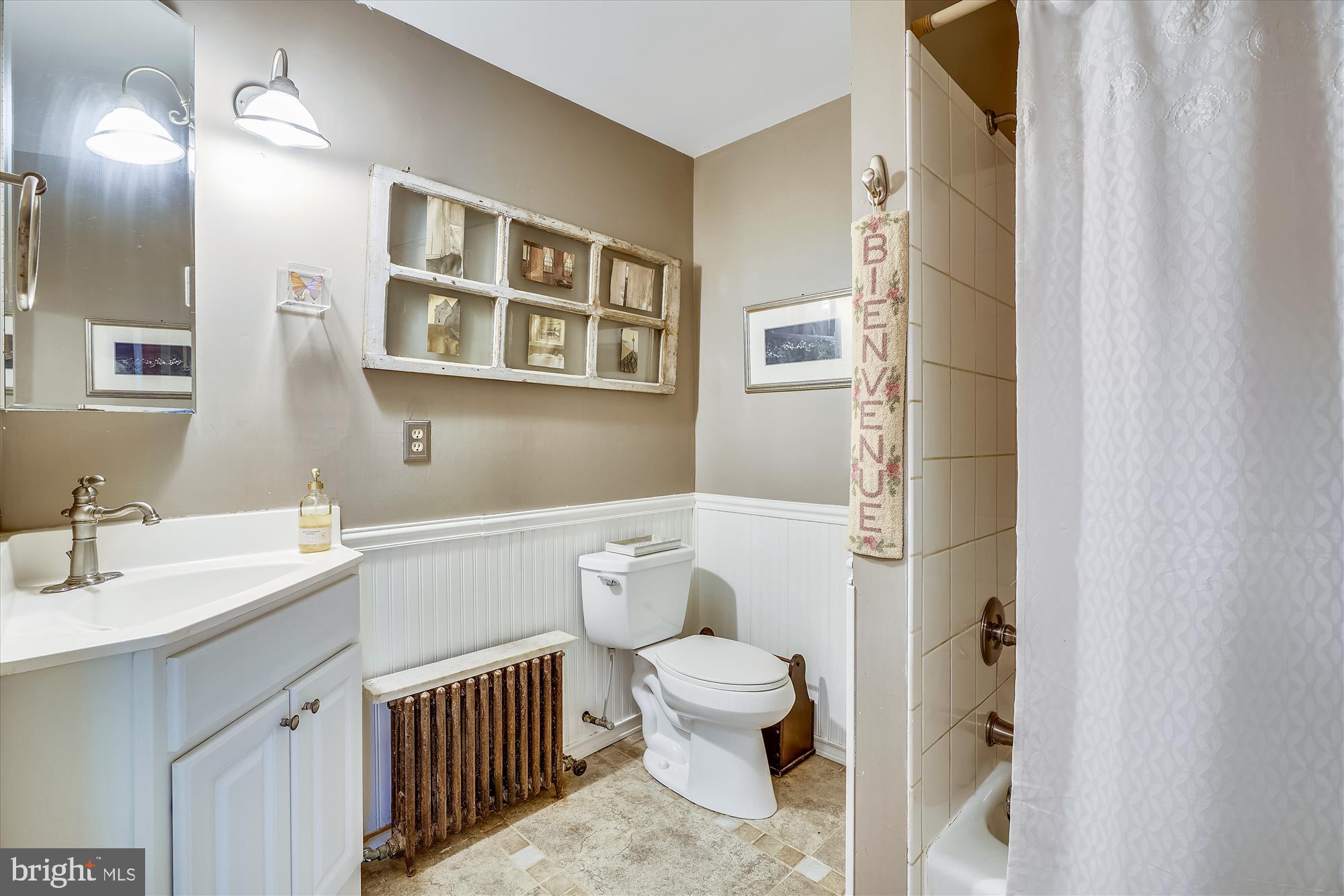 116 North Houcksville Road Hampstead, MD 21074 - Photo 14 of 41 Main level full bath