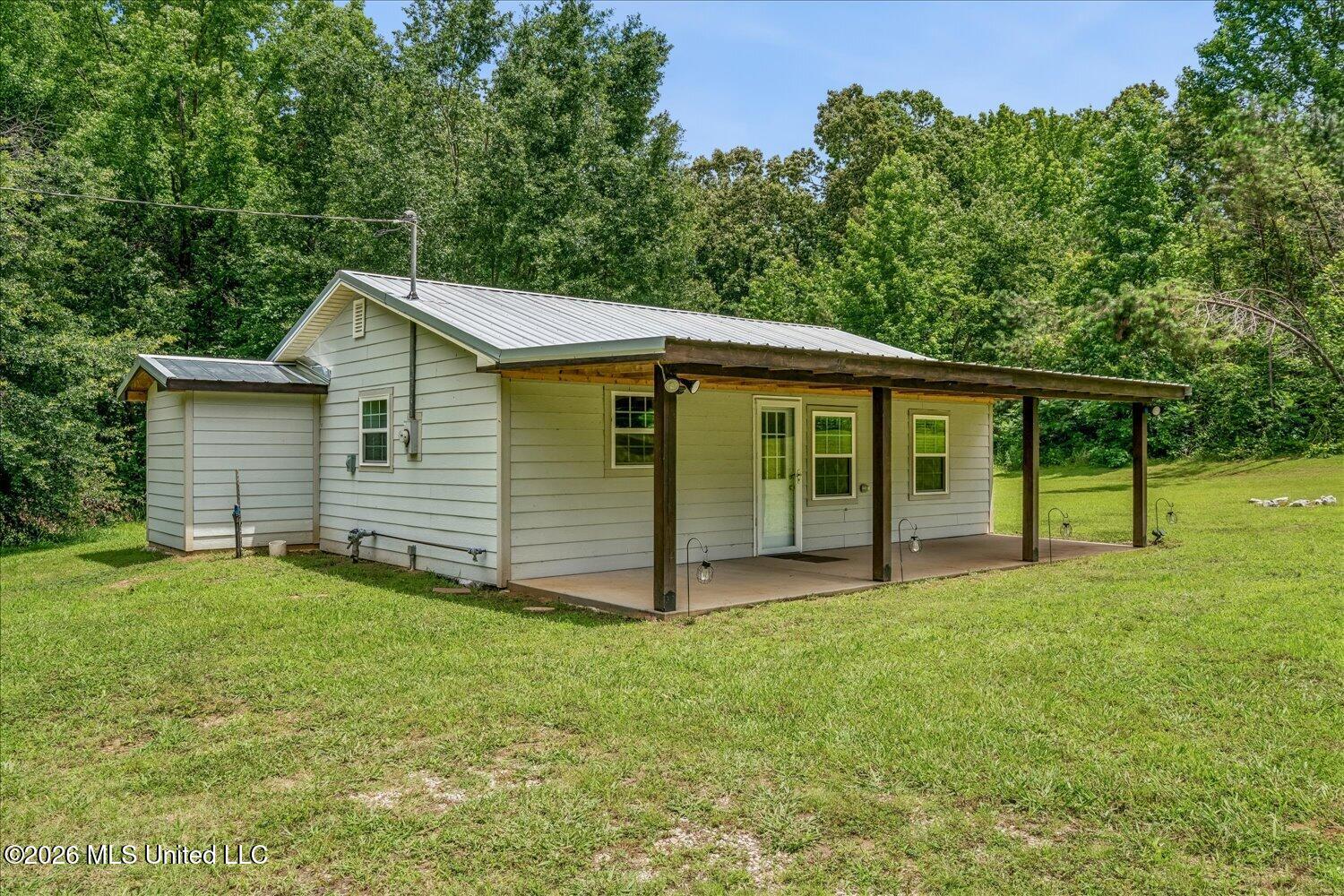 4528 Laws Hill Road Waterford, MS 38685 - Photo 2 of 49 02-02-4528 Laws Hill Rd-3147325sm