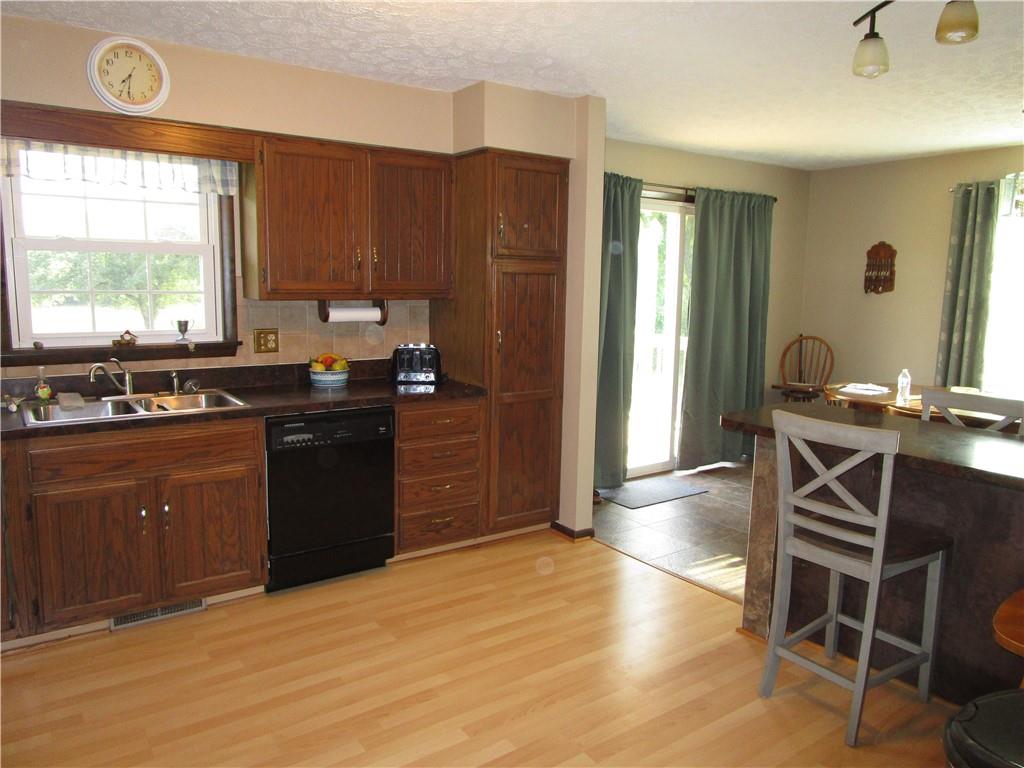 2872 Gull Lane Transfer, PA 16154 - Photo 6 of 26