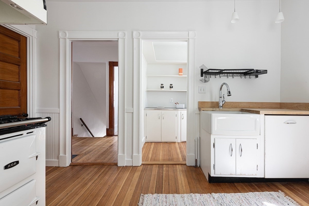 9 Charnwood Road, Unit 2 Somerville, MA 02144 - Photo 11 of 28 Gallery Image 11